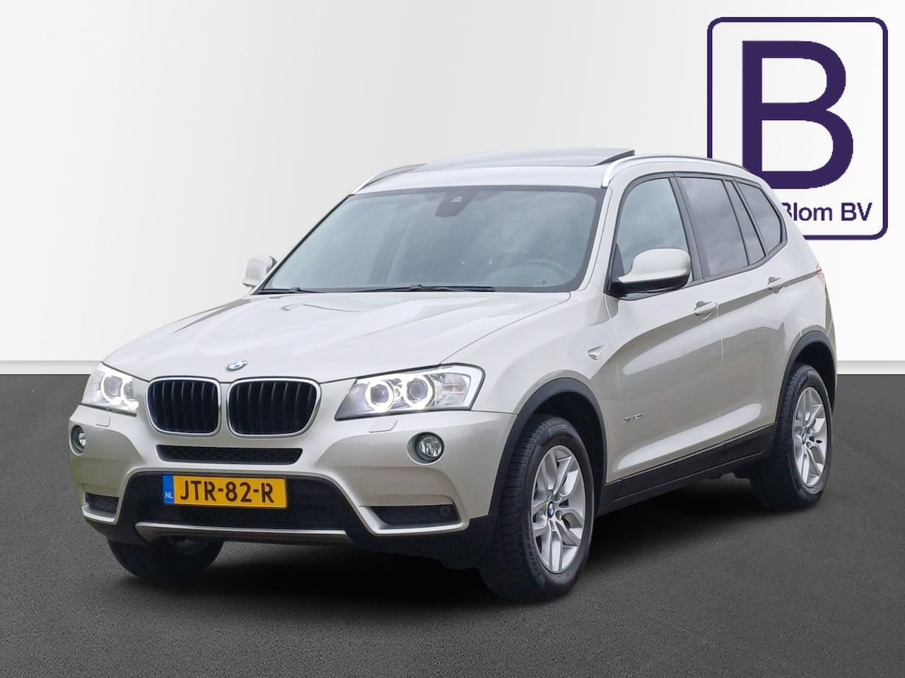 BMW X3 - xDrive20i High Executive / Pano /Trekh. / Navi / Stoelverw. / 17"/ Lage KM / - AutoWereld.nl