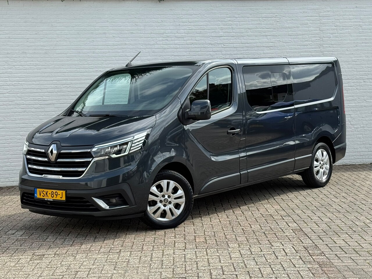 Renault Trafic - 2.0 dCi 170 T29 L2H1 DC Luxe Trekhaak Camera Led Verwarmde stoelen CarPlay - AutoWereld.nl