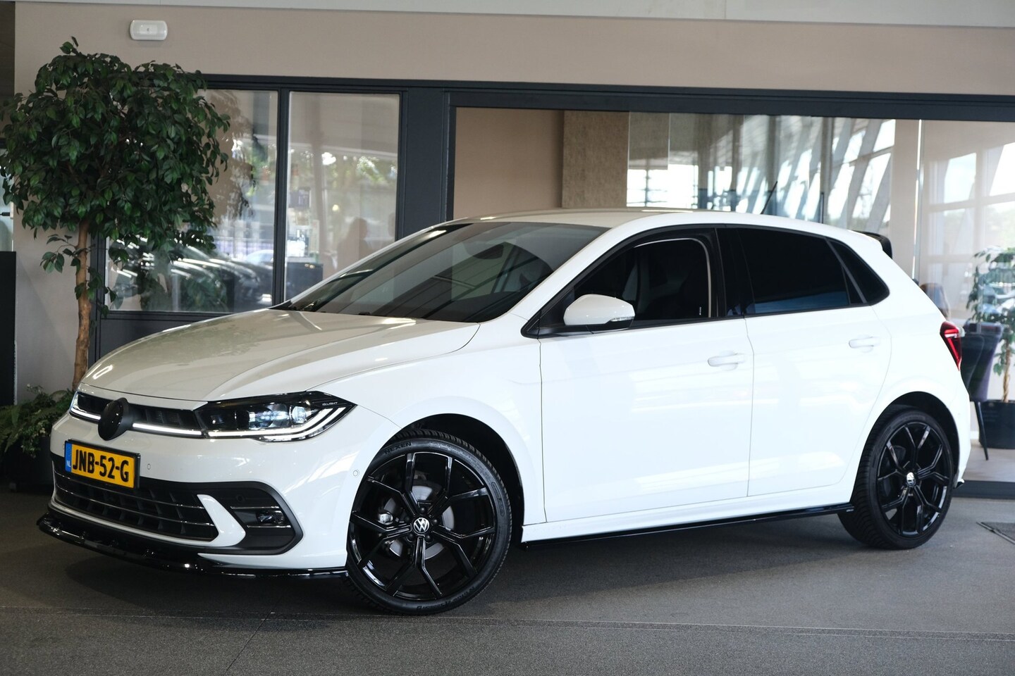 Volkswagen Polo - 1.0 TSI Style DSG 95PK IQ ACC DPC Led Cam Keyless Navi Maxton - AutoWereld.nl