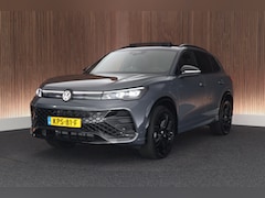 Volkswagen Tiguan - 1.5 eHybrid 272pk R-Line Edition Black Style Leder Trekhaak 360Camera HUD Keyless Massage