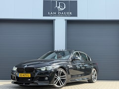 BMW 3-serie - 318i M Sport VIRTUELE COCKPIT / LEDER / CARBON / NAP