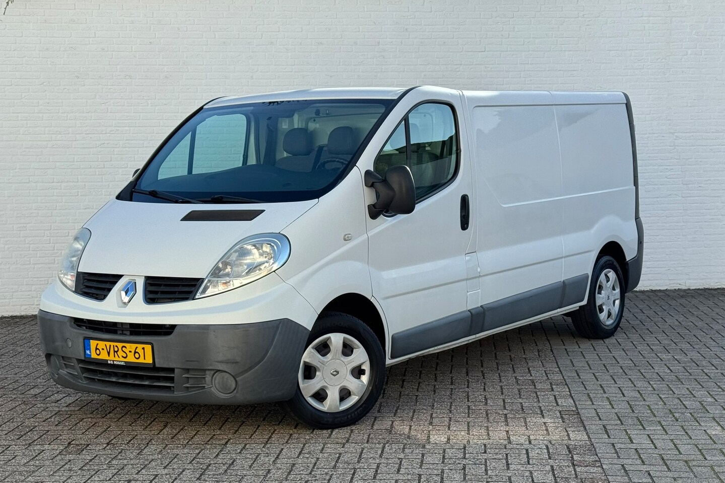 Renault Trafic - 2.0 dCi T29 L2H1 Générique Trekhaak Centrale Vergerendeling ABS Electrische ramen Radio - AutoWereld.nl