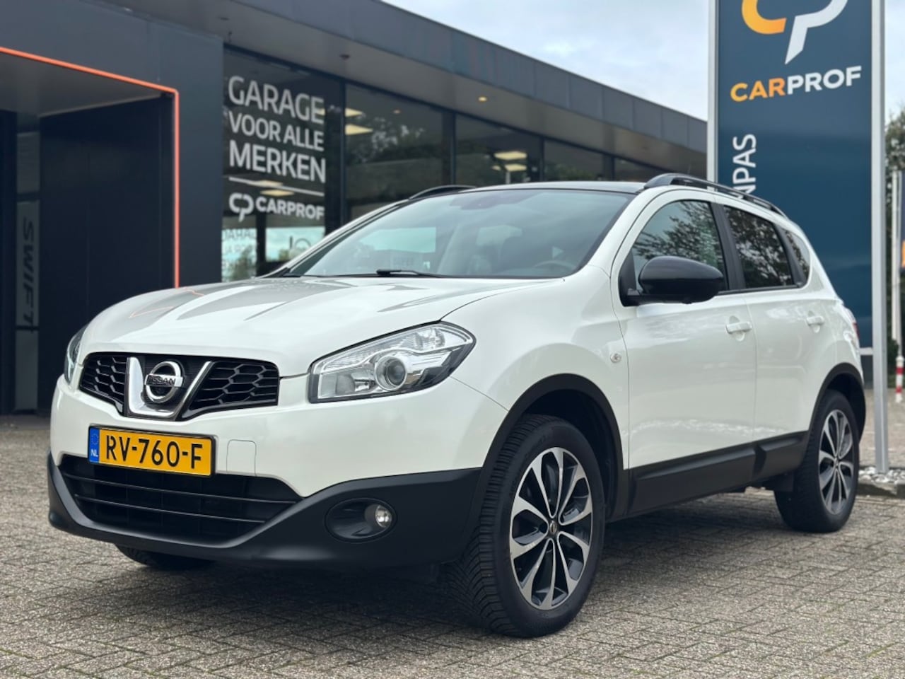 Nissan Qashqai - 1.6 360 Edition '' Allseasonbanden - Pano - Clima - CC '' - AutoWereld.nl