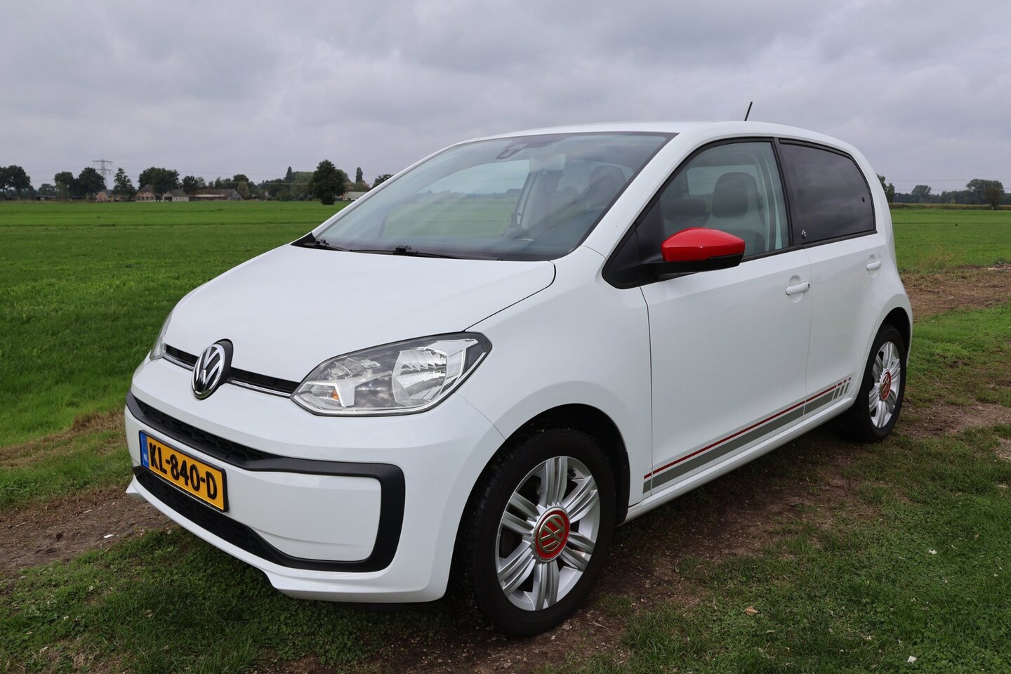 Volkswagen Up! - 1.0 BMT up! BEATS|Airco|Bluetooth|NL-auto-NAP|APK-Nieuw|Zeer nette auto - AutoWereld.nl