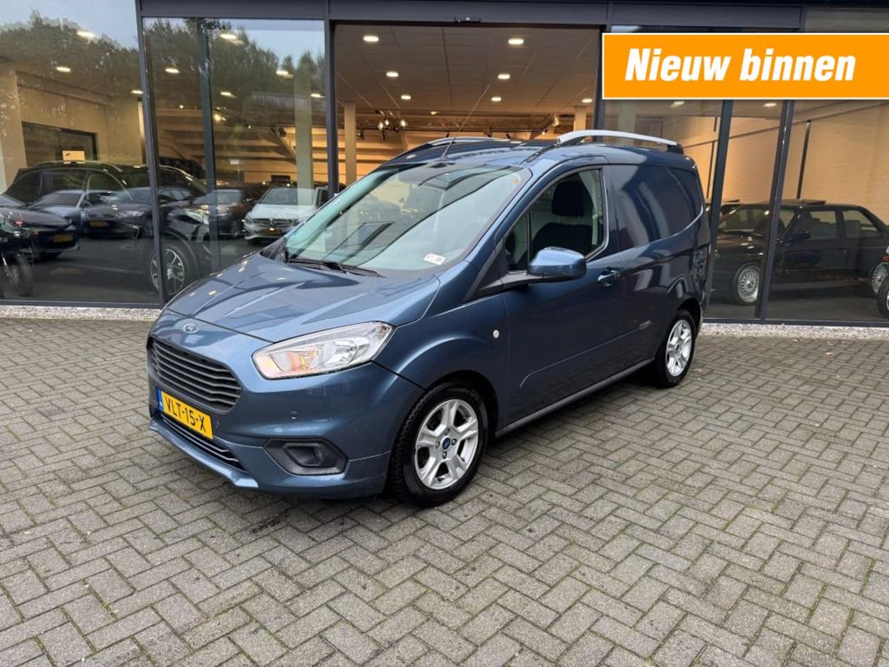Ford Transit Courier - 1.0 100pk SPORT,Clima,Stoelverw,Camera,Navi,Pdc V+A,Cruise - AutoWereld.nl