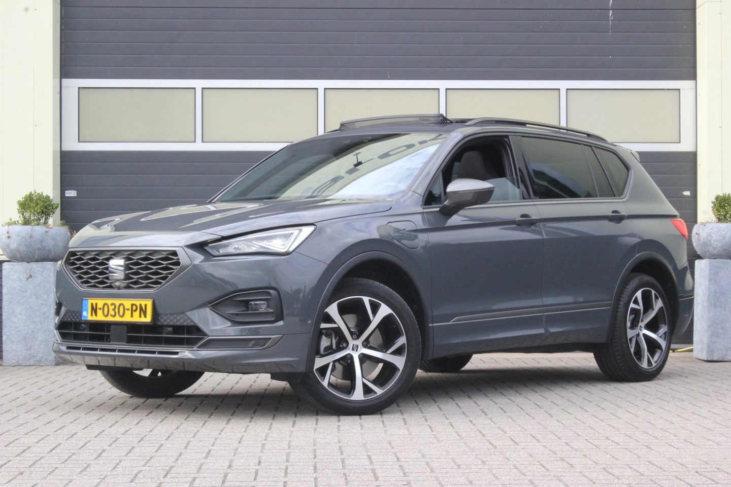 SEAT Tarraco - 1.4 TSI e-Hybrid PHEV FR Business Intense | Trekhaak | Dak - AutoWereld.nl