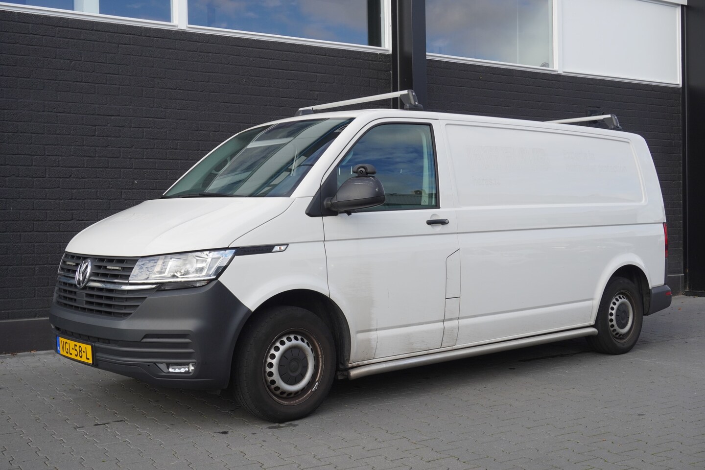 Volkswagen Transporter - 2.0 TDI L2 EURO 6 - Airco - Cruise - Camera - €14.900,- Excl. - AutoWereld.nl
