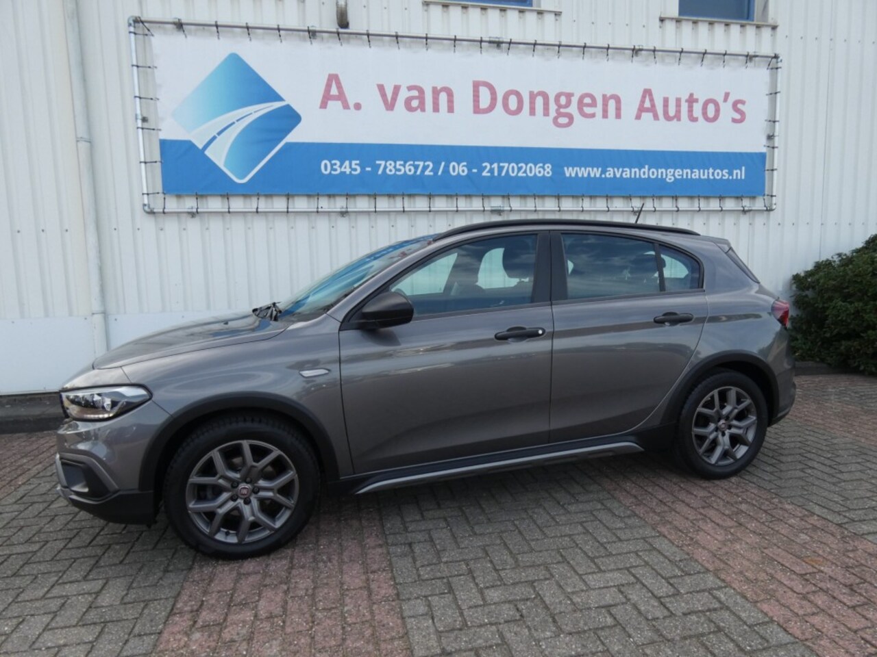 Fiat Tipo Cross - 1.0 City Cross 1.0 CITY CROSS,Clima,Cruise,Camera,Lane ASS,Trhaak - AutoWereld.nl