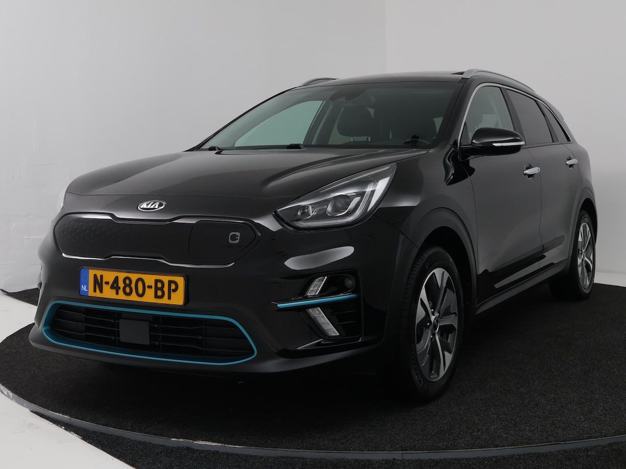 Kia e-Niro - DynamicPlusLine 64 kWh Schuif-/kanteldak | Trekhaak | Stoel/stuuverwarming | | 1e Eigenaar - AutoWereld.nl