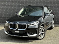 BMW X1 - sDrive20i Automaat / Live Cockpit Plus / Navigatiesysteem / Parkeersensoren voor + achter
