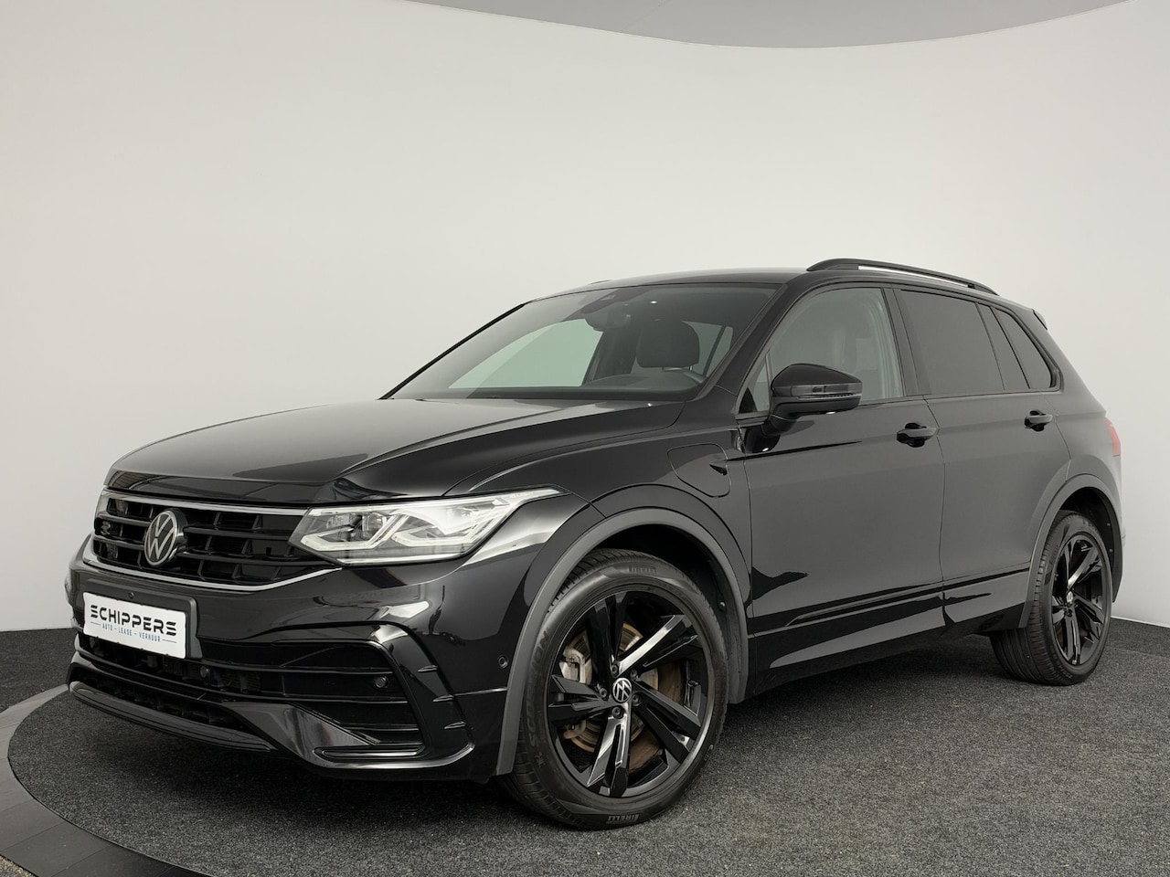 Volkswagen Tiguan - 1.4 TSI eHybrid R-Line | Black-line | Trekhaak | IQ-light - AutoWereld.nl