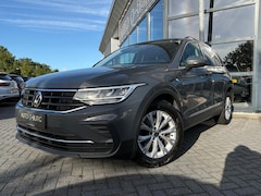 Volkswagen Tiguan - 1.5 TSI Style | Automaat | Stoel/stuur Verwarming | Camera | Navi | PDC | LMV | LED | Deal