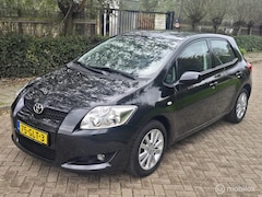 Toyota Auris - 1.6-16V Luna Business