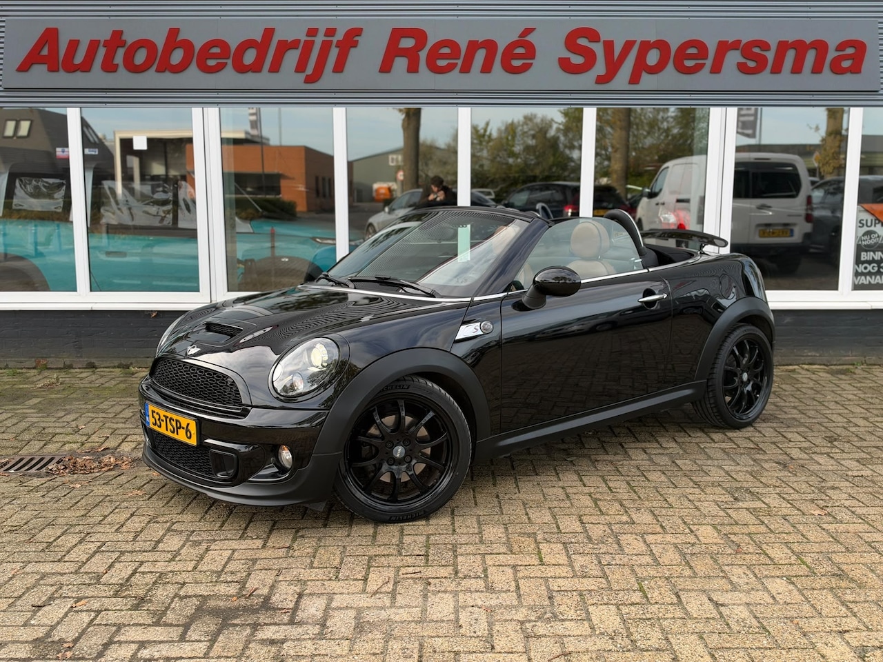 MINI Roadster - 1.6 Cooper S Chili Roadster | Stoelverwarming | Bluetooth | Leder | Parkeersensoren - AutoWereld.nl
