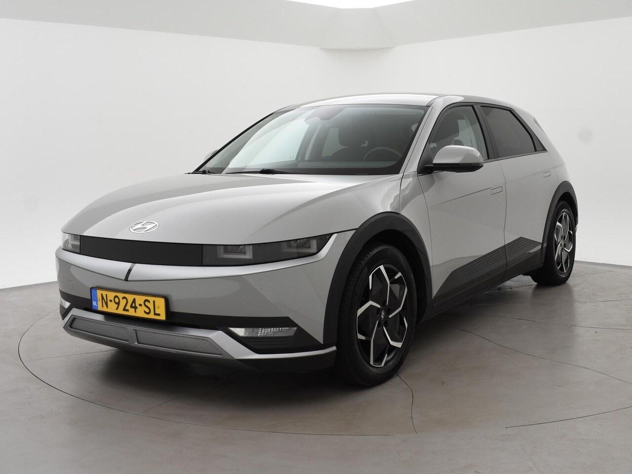 Hyundai IONIQ 5 - STYLE 73kWh + TREKHAAK | 19 INCH | SOH 96% | CAMERA | APPLE CARPLAY | ADAPTIVE CRUISE - AutoWereld.nl