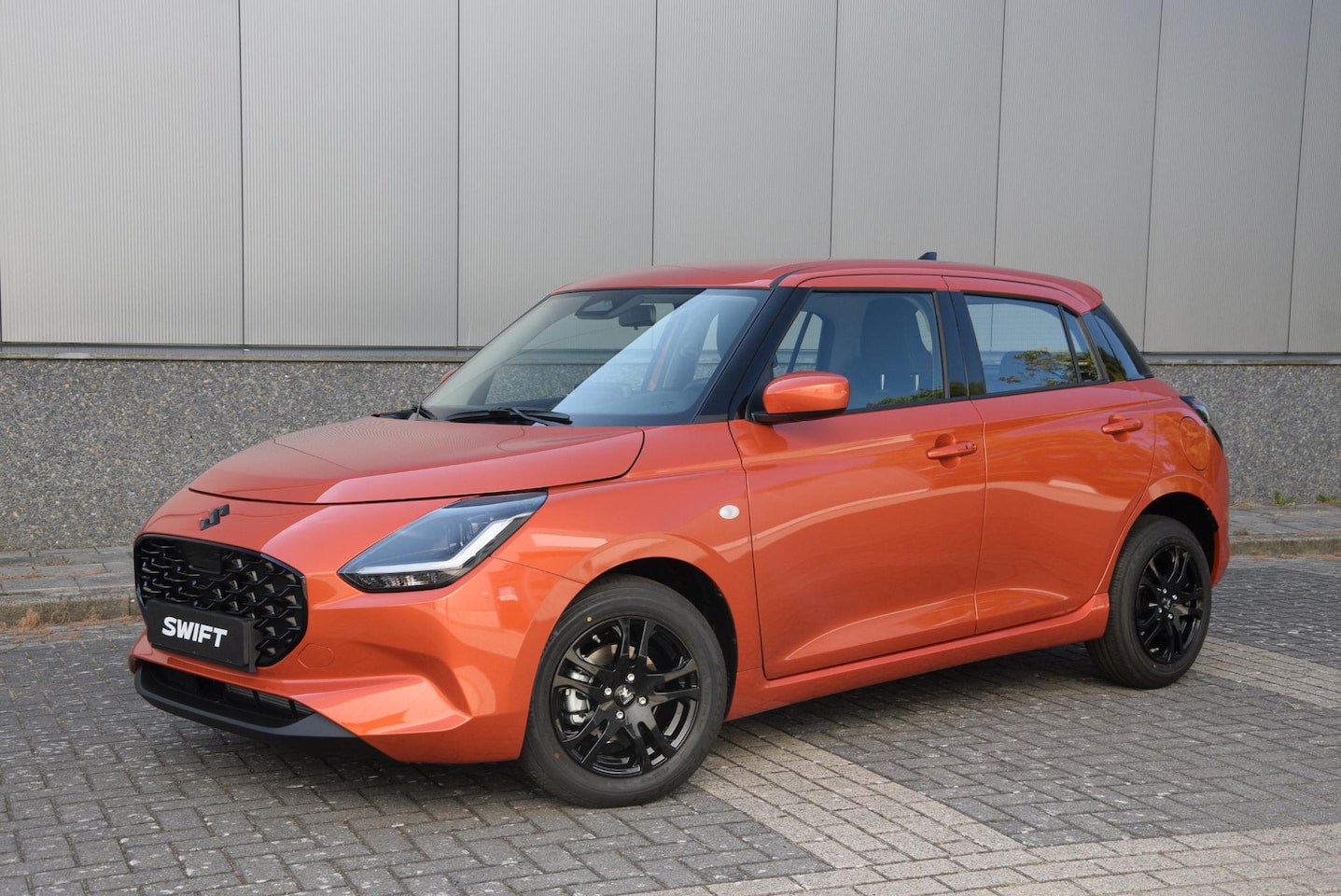 Suzuki Swift - 1.2 Comfort Smart Hybrid | SUMMER EDITION!! | 15'' ZWARTE LICHTMETALEN VELGEN | 10 JAAR FA - AutoWereld.nl