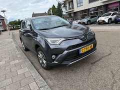 Toyota RAV4 - 2.5 Hybrid Style | Trekhaak, Stoel + Stuurverwarming, Keyless, 18 inch, Navigatie, Parkeer