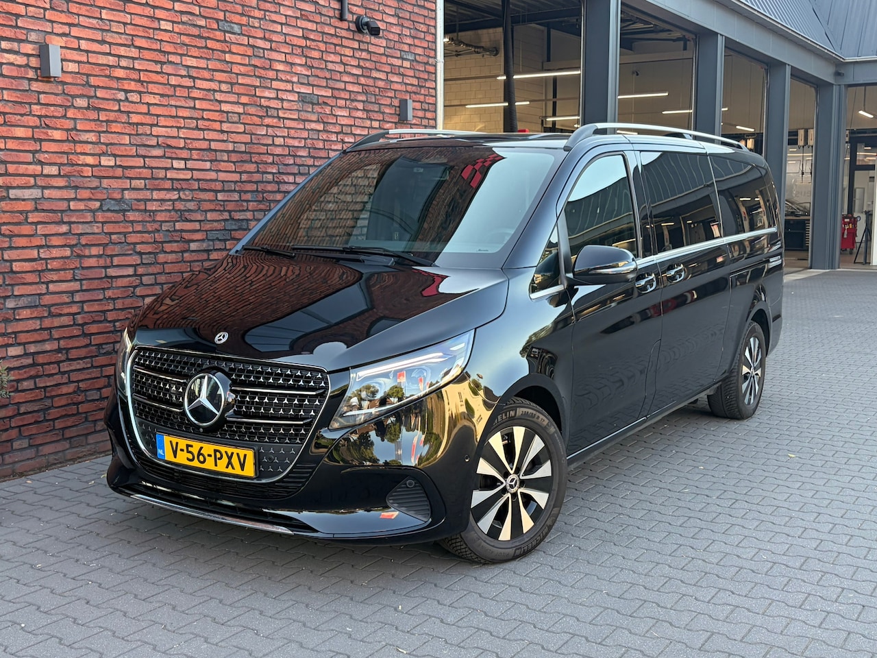Mercedes-Benz V-klasse - V300D L3 Extra Lang Avantgarde DubCab 360°Camera/Adapt.Cruise/LED/PDC/DAB/Clima/AppConnect - AutoWereld.nl