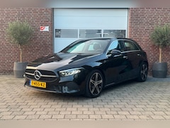 Mercedes-Benz A-klasse - 180 Luxury Line|Leer|Sfeerverlichting|KeylessGo|