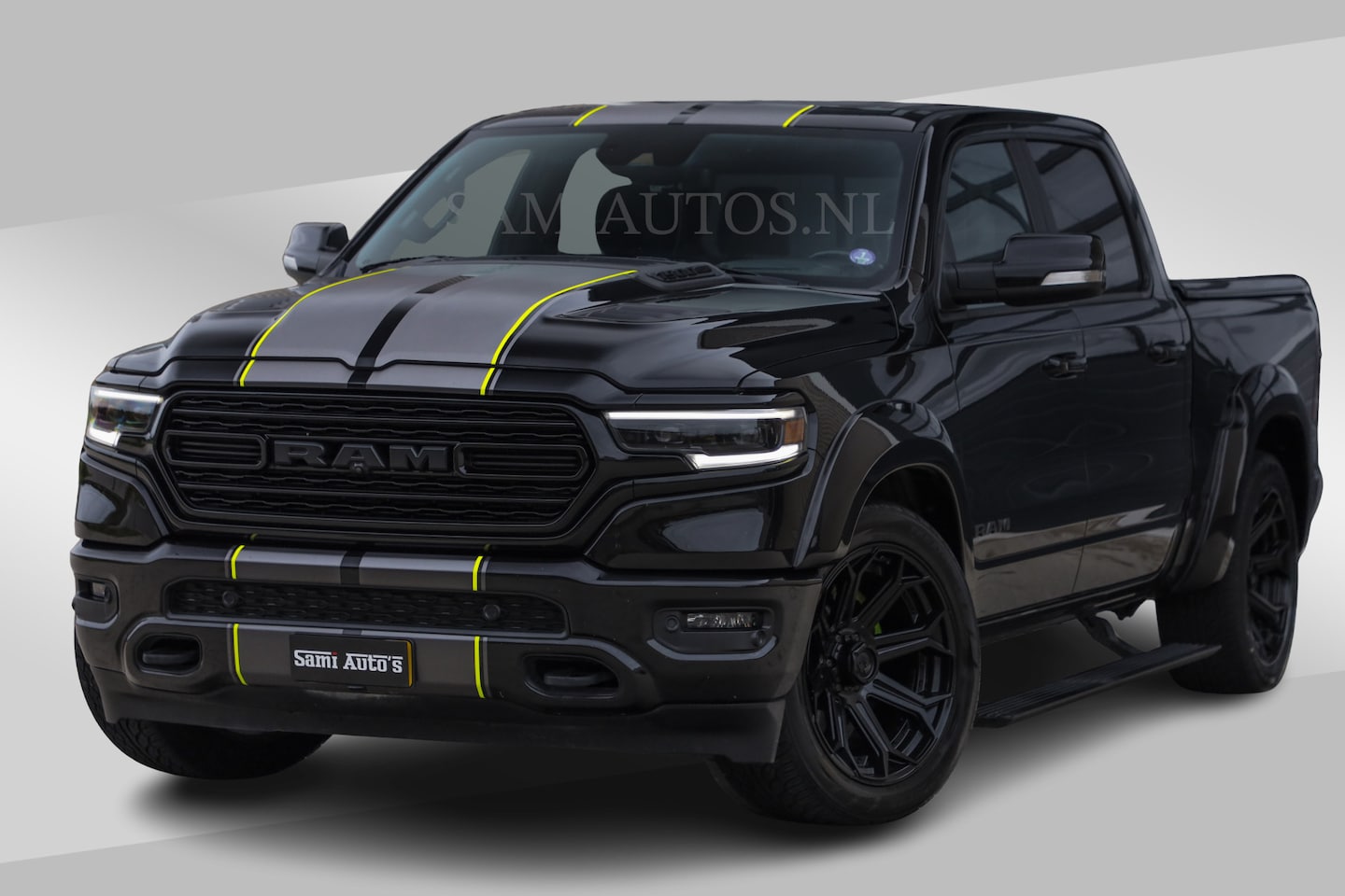 Dodge Ram Pick Up - WIDE BODY | LIMITED 5.7 V8 | STRIPING | DIKKE WIELEN | MWK KLEP | OPEN UITLAAT KLEP | BOM - AutoWereld.nl