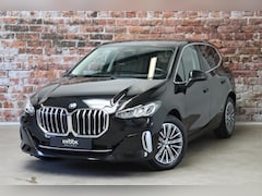 BMW 2-serie Active Tourer - 218i Executive Luxury Line Automaat / Widescreen Display / Navigatiesysteem / Harman Kardo