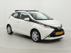 Toyota Aygo - 1.0 VVT-i x-wave | Elektrisch vouwdak | Navigatie | Keyless | Clima | Camera | 15 inch | D