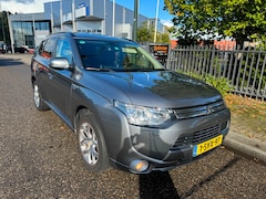 Mitsubishi Outlander - 2.0 PHEV Instyle+ Trekhaak, leer, camera