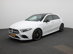 Mercedes-Benz A-klasse - 180 Premium Plus | Automaat | Schuifdak | LED Koplampen | Sfeerverlichting | Getint Glas |