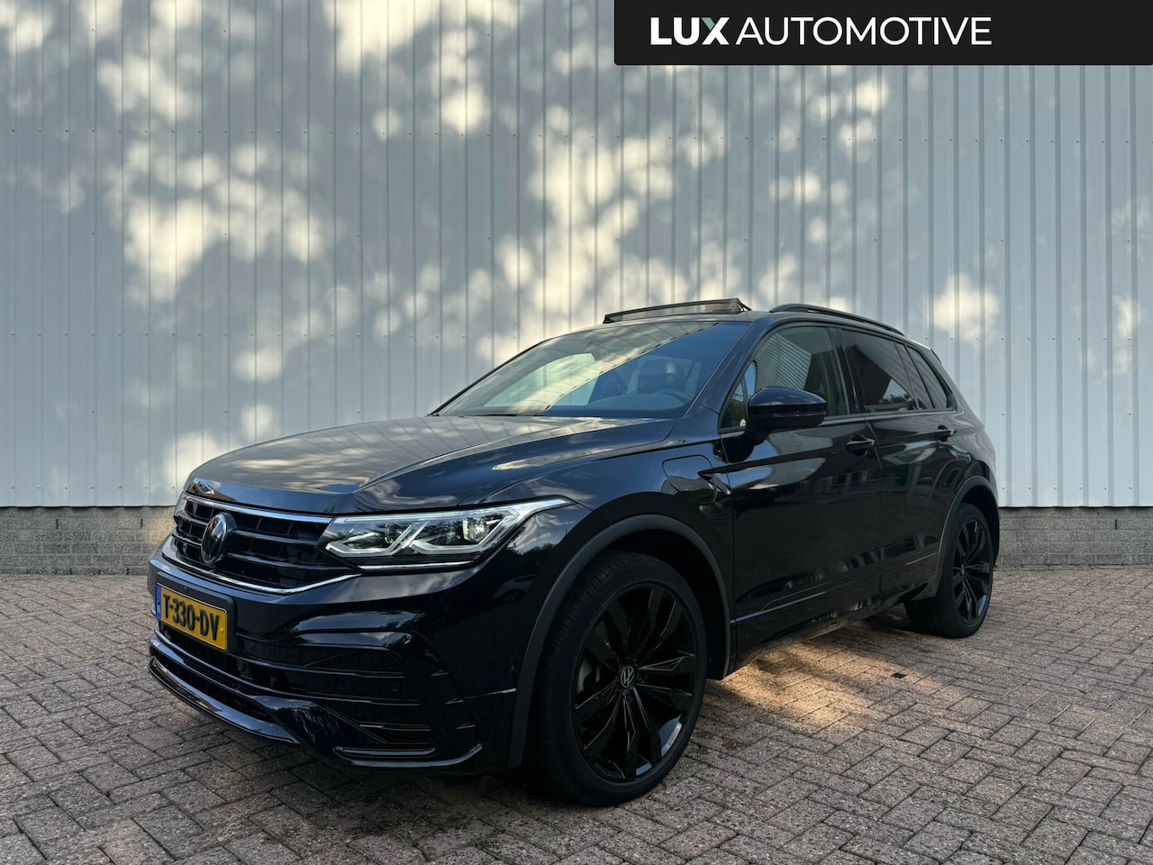 Volkswagen Tiguan - 1.4 TSI eHybrid R-Line Business 1.4 TSI eHybrid R-Line Business, Pano, 360 camera, Trekhaak 1.800kg, Black Style, NAP - AutoWereld.nl