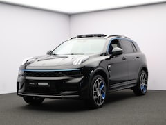Lynk & Co 01 - 1.5 / Carplay / Camera / Adaptive Cruise / Panoramadak / Dodehoekdetectie / Stoelverwarmin