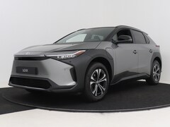 Toyota bZ4X - Dynamic 71 kWh | BTW voertuig | Panoramadak | Dodehoek detectie | 360 camera | Elektrische