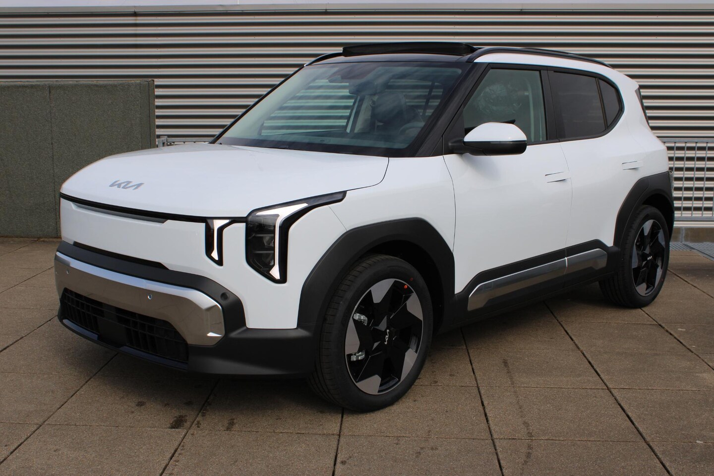 Kia EV2 - Plus Advanced 42.2 kWh 5 zits / Pano-dak / Stoel & stuurverwarming / Harman Kardon - AutoWereld.nl
