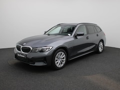 BMW 3-serie Touring - 330e | Automaat | Parkeersensoren | Climate Control | Cruise Control |