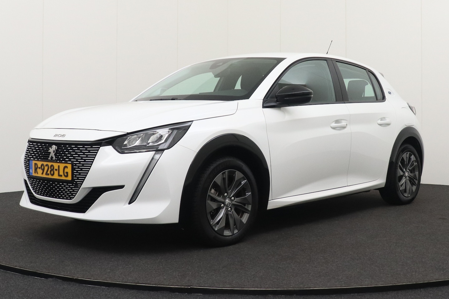 Peugeot e-208 - EV Active Pack 50 kWh (94% SOH) Carplay Cruise - AutoWereld.nl