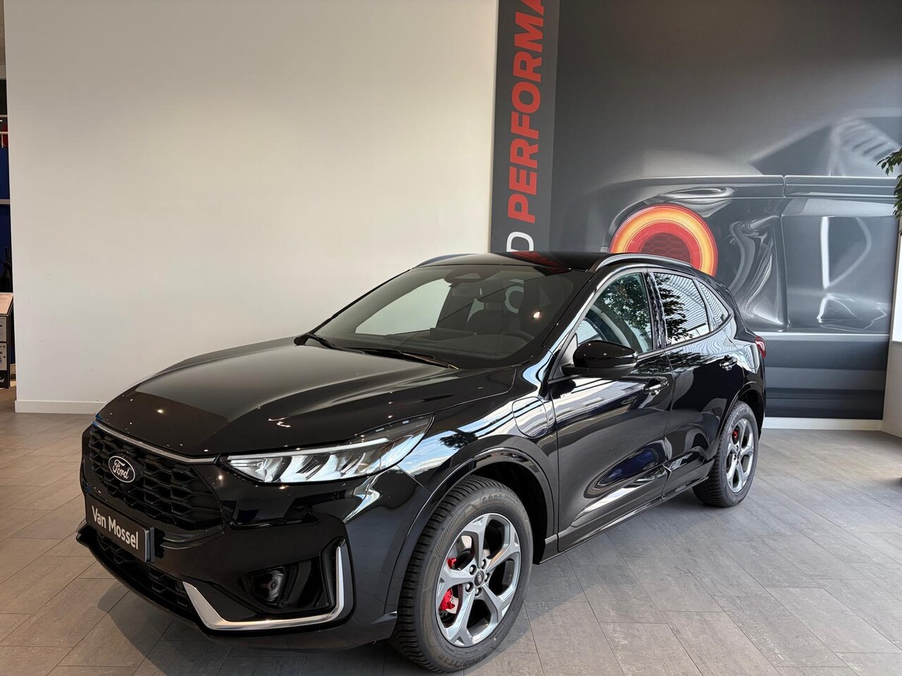 Ford Kuga - 2.5 PHEV | ST-LINE X | 243 PK | ELEKTRISCH WEGKLAPBARE TREKHAAK | 2.100KG TREKGEWICHT | AL - AutoWereld.nl