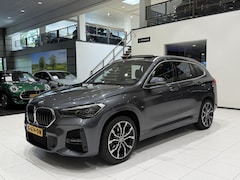 BMW X1 - sDrive20i High Executive Edition | M-Sport | Panoramadak | Trekhaak | Stoelverwarming |