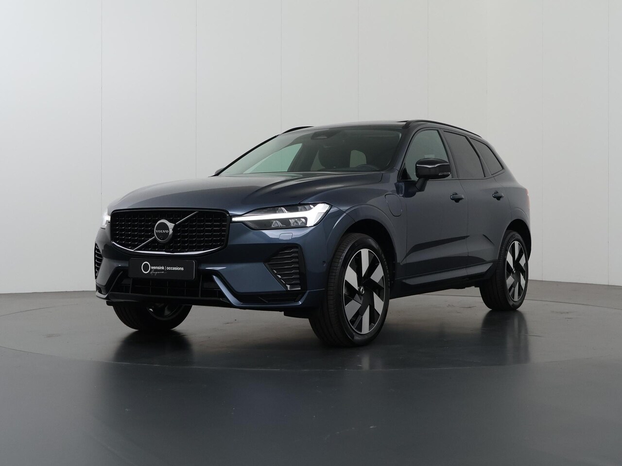 Volvo XC60 - 2.0 T8 Plug-in hybrid AWD Ultra Dark | Panoramadak | LED | Comfortstoelen | Ele.verstelbar - AutoWereld.nl