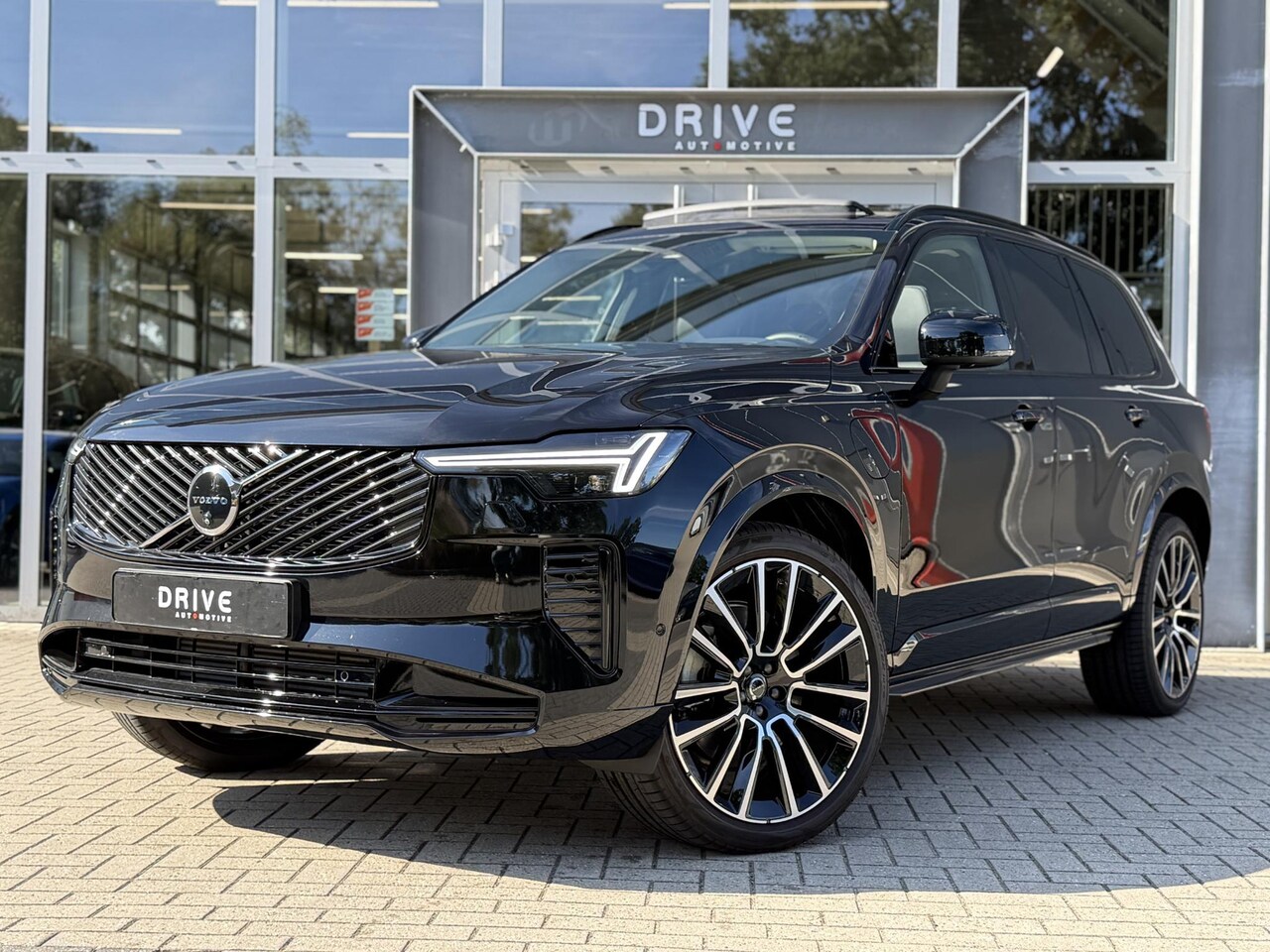Volvo XC90 - 2.0 T8 Plug-in hybrid AWD Ultra Dark |Full Option|Pano|B&W|Massage/Ventilatie|Luchtvering| - AutoWereld.nl