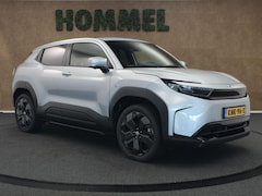 Toyota Urban Cruiser - Executive 61 kWh DEMO - ORIGINEEL NEDERLANDSE AUTO - 3 FASE LADEN - PANORAMADAK - PARKEERS