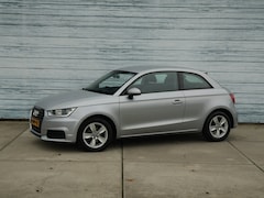 Audi A1 - 1.0 TFSI 2018 Trekhaak Nav Parkeersensoren Bluetooth