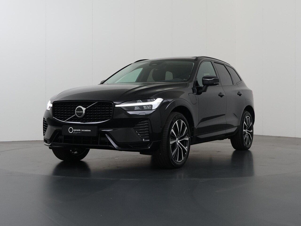 Volvo XC60 - 2.0 T8 Plug-in hybrid AWD Inscription | SOH 100% | Panoramadak | Elek. Trekhaak | Elek. St - AutoWereld.nl