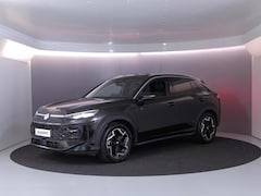 Volkswagen T-Roc - 1.5 eTsi R-Line 150 pk Automaat (DSG) | Navigatie | Parkeersensoren (Park assist) | Achter