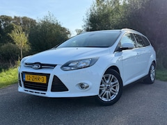 Ford Focus Wagon - 1.0 EcoBoost Titanium / Navi / Trekhaak / Clima / 16" Velgen / PDC / Cruise / LED / Goed O