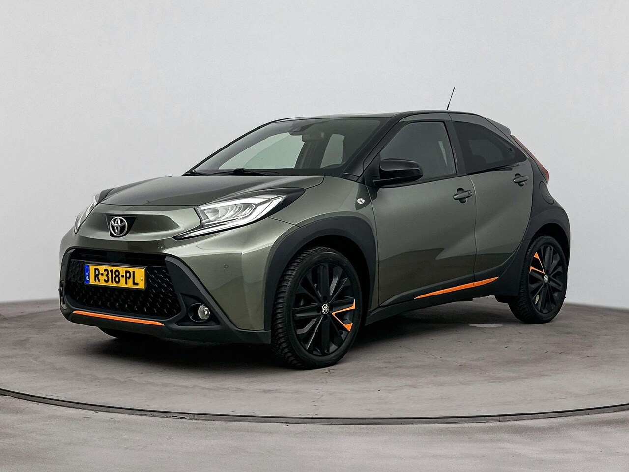 Toyota Aygo X - 1.0 VVT-i S-CVT Limited | Navigatie & Carplay | Stoelverwarming | Camera | Adaptief Cruise - AutoWereld.nl