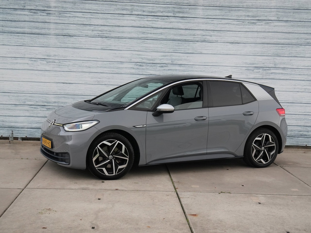 Volkswagen ID.3 - First Plus 58 kWh Carplay Nav Adapt Soh93.6% - AutoWereld.nl
