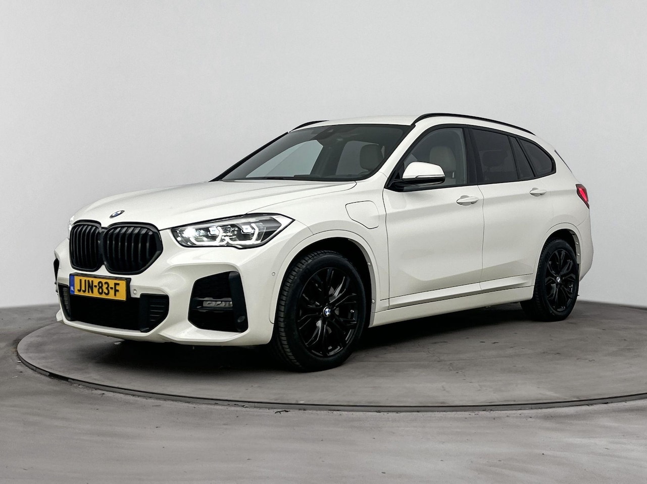 BMW X1 - xDrive25e eDrive Edition 221PK | Automaat | Head-Up Display | Adaptieve Cruise Control | N - AutoWereld.nl