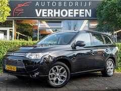 Mitsubishi Outlander - 2.0 PHEV Instyle | PANORAMADAK | PARKEERCAMERA | LEDER | TREKHAAK | NAVIGATIE | XENON | ST