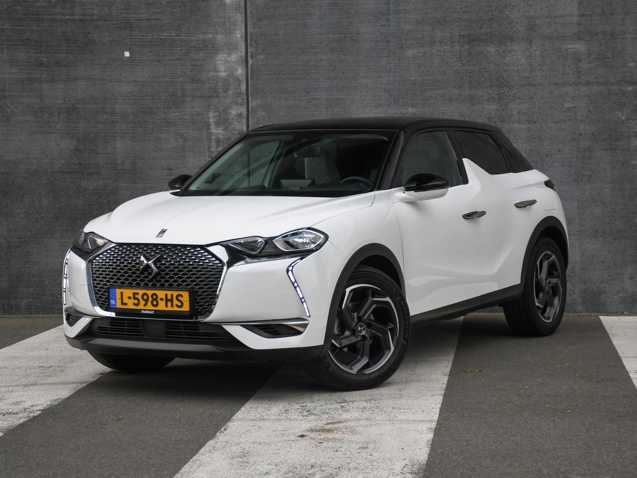 DS 3 Crossback - So Chic 1.2 PureTech 100pk FOCAL | CRUISE | DAB | USB | LANE ASSIST | 18''LM - AutoWereld.nl
