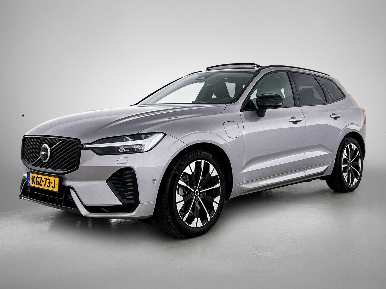Volvo XC60 - 2.0 T6 Plug-in hybrid AWD Ultra Dark | trekhaak | Panoramadak | Memory | 360-Camera | - AutoWereld.nl