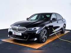 BMW 3-serie - 330e xDrive M Sport - Active Cruise Control - Elektrisch verstelbare/verwarmde stoelen - C